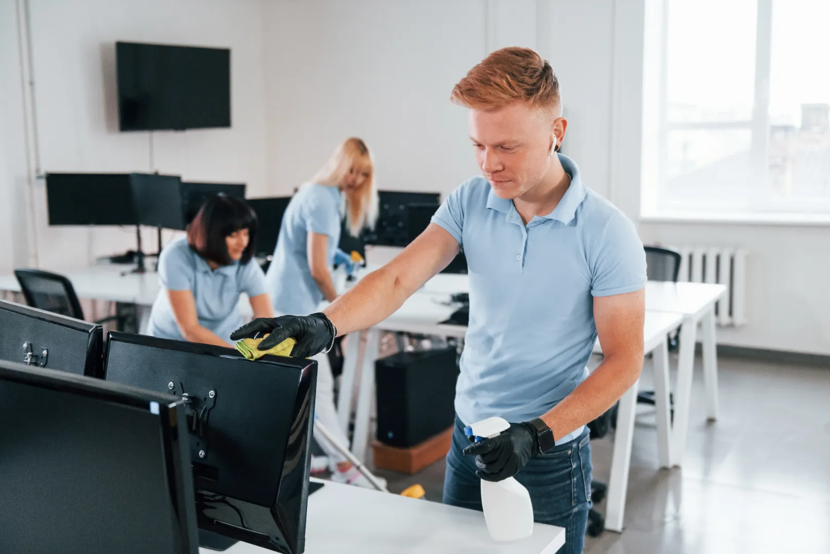 A commercial Cleaning team cleaning a Office